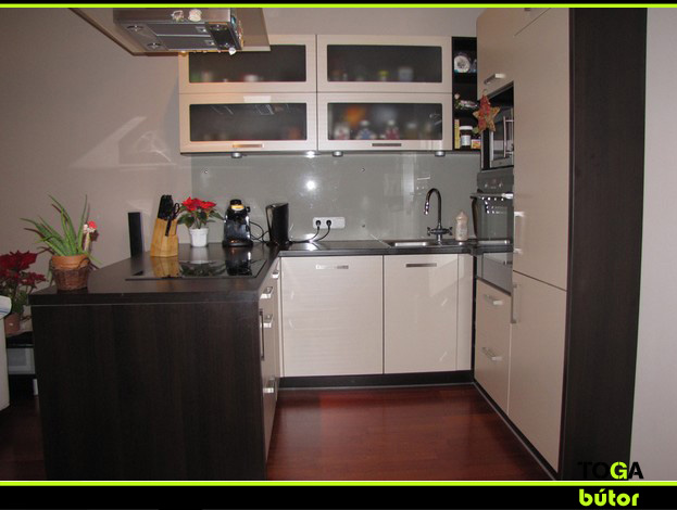 TBP 3703 Budapest Magasfényű festett frontok TBP 3703 Budapest Magasfényű festett frontok