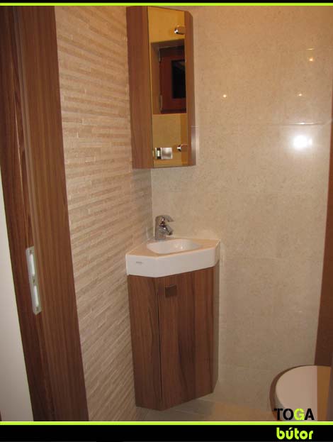 TBP 2301 Göd, Fa dekor frontok